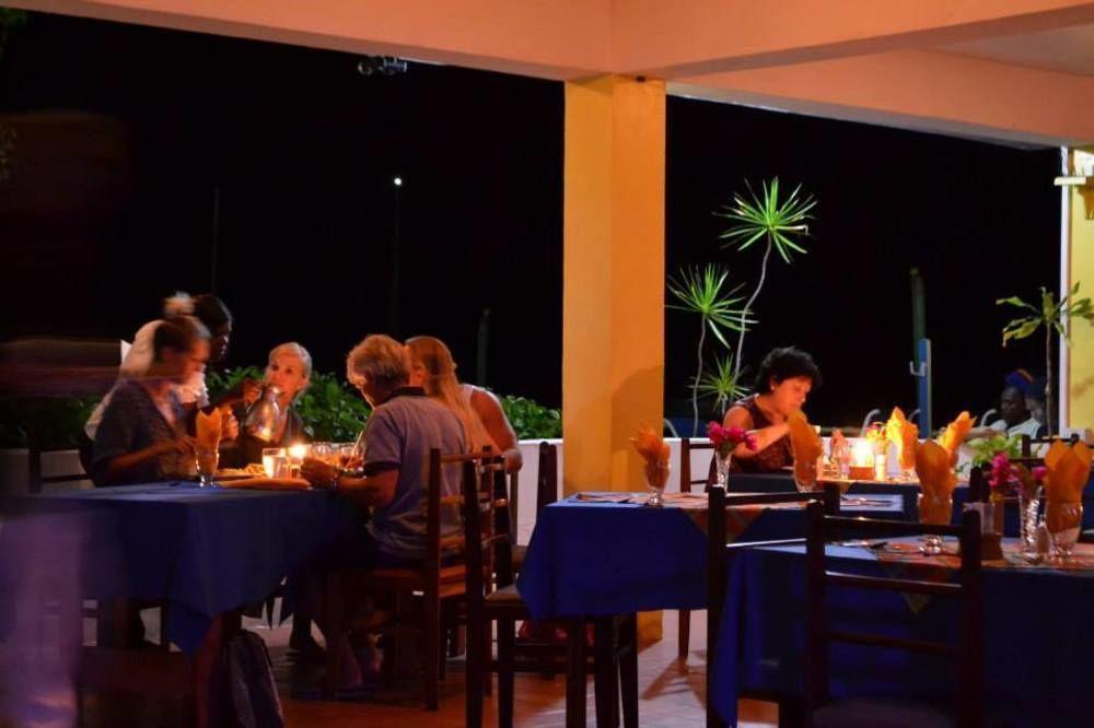 Anchorage Hotel, Whale Watch & Dive Center 罗索 外观 照片